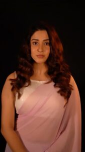 Eshanya Maheshwari Instagram - Mithya has definitely become one of my favourite thriller shows and so I wanted to introduce you guys to the world of Mithya. Come join me on this thriller adventure. 
Enjoy watching it on @ZEE5  #AWebOfLies #MithyaOnZEE5 #Collaboration 
@ZEE5 @iamhumaq @parambratachattopadhyay @avantikadassani @rajitkapurofficial @samirsoni123 @avantikaakerkar @indraneilsengupta  @rohansippy @applausesocial