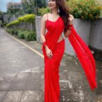 Eshanya Maheshwari Instagram - She lives the poetry she cannot write. ❤️ Saree by - @maheswariswati 📸- @portraitsbyvedant #red #❤️ #saree #sareelove #esshanya #esshanyamaheshwari #picoftheday #ootd
