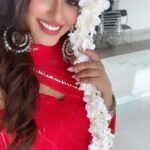Eshanya Maheshwari Instagram - Kya aapne aaisa socha tha…? ❤️ Wearing @aachho Follow me on josh app for more exclusive videos💁🏻‍♀️ @officialjoshapp #red #love #love #hope #magic #esshanya #esshanyamaheshwari #reels #reelsinstagram #reelitfeelit #feelkaroreelkaro #josh #joshmeinaaja