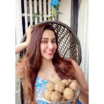 Eshanya Maheshwari Instagram – Hope this auspicious occasion of sankranti connect you to same 
brightest moments just as Laddu connects with happiness 😉

Ps- “I loveeeee Laddu 😉 

#happymakarsankranti #makarsankranti #laddu #esshanyamaheshwari #esshanya