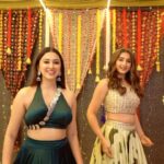 Eshanya Maheshwari Instagram - Jab ladki ho saath mein itni pyaari ❤️ tho bas kahi #nahijaana @dhvanibhanushali22 🤗 Follow me on josh app for more exclusive videos 💁🏻‍♀️ @officialjoshapp #nahijaana #newsong #mysong #reels #reelsinstagram #reelitfeelit #feelitreelit #feelkaroreelkaro #esshanya #esshanyamaheshwari