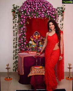 Eshanya Maheshwari Instagram - Ganpati Bappa Morya 😇🙏✨

It’s that time of the year again!!!
Bappa is finally home to shower his blessings on all of us 😇

Saree by @maheswariswati 
Photography by @portraitsbyvedant 

#ganeshchaturthi #ganpatibappamorya #ganpatibappa #festival #festivevibes #festivewear #festivalsofindia #esshanya #esshanyamaheshwari #ootd #sareelove #red #red❤️