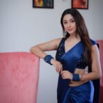 Eshanya Maheshwari Instagram - ganpati bappa morya 😇🙏💙✨🧿 pudhchya varshi lavkar ya! Saree by @maheswariswati Photography by @portraitsbyvedant #ganeshchaturthi #ganpatibappamorya #ganpatibappa #festival #festivevibes #festivewear #festivalsofindia #esshanya #esshanyamaheshwari #ootd #sareelove #blue #💙