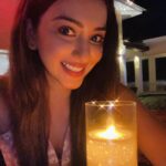 Eshanya Maheshwari Instagram – Unse nazrein kya mili 
roshan fizayen ho gayi..✨

#candlelight #starynight #lovestruck #love #magic #instagood #instadaily #picoftheday #esshanyamaheshwari