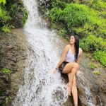 Eshanya Maheshwari Instagram - Who else love that melodious sound of waterfall and earthly smell When rain hits the ground? ✨❤️ #nature #beauty #peace #happiness #waterfall #rains #mymagicalmoments #pictureoftheday #travel #travelblogger #esshanya #esshanyamaheshwari Igatpuri