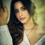 Eshanya Maheshwari Instagram - “Many have an image of me Few get the picture.” 📸 @rachitvoraphotography #bedifferent #beyourself #befree #picoftheday #esshanyamaheshwari #esshanya #instagood #instadaily