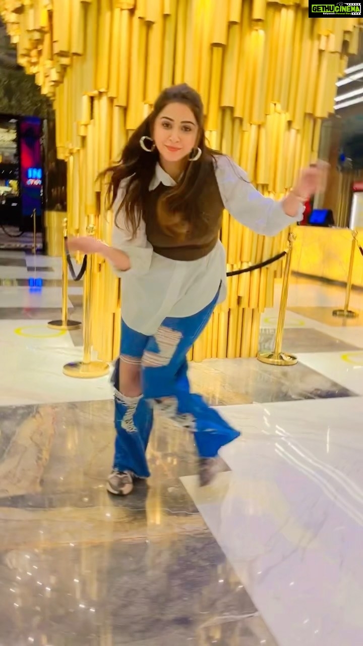 Eshanya Maheshwari Instagram - Thatโs how high my josh was Before watching Spider-Man: No way home ๐
For more josh follow me on josh app ๐ @officialjoshapp #highschool #josh #joshmeinaaja #trendingreels #esshanya #reels