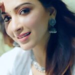 Eshanya Maheshwari Instagram - manne na dil ye mera ❤️✨ This song 😍💕 @suyyashrai 👏🏻 Shot by @rachitvoraphotography Accessories @hifi_ethnics_collections #mannenadilyemera #song #cover #feel #love #desigirl #traditional #white #🤍 #reels #reelitfeelit #instagood #instadaily #esshanya #esshanyamaheshwari