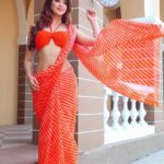 Eshanya Maheshwari Instagram - तेरी ओर 🧡✨ Saree designed by @maheswariswati Venue @setsinthecity.in #saree #sareelove #indian #smile #love #teriore #traditional #desigirl #esshanyamaheshwari #esshanya #instagood #reels #reelsinstagram #reelitfeelit #boi #bollywoodsongs