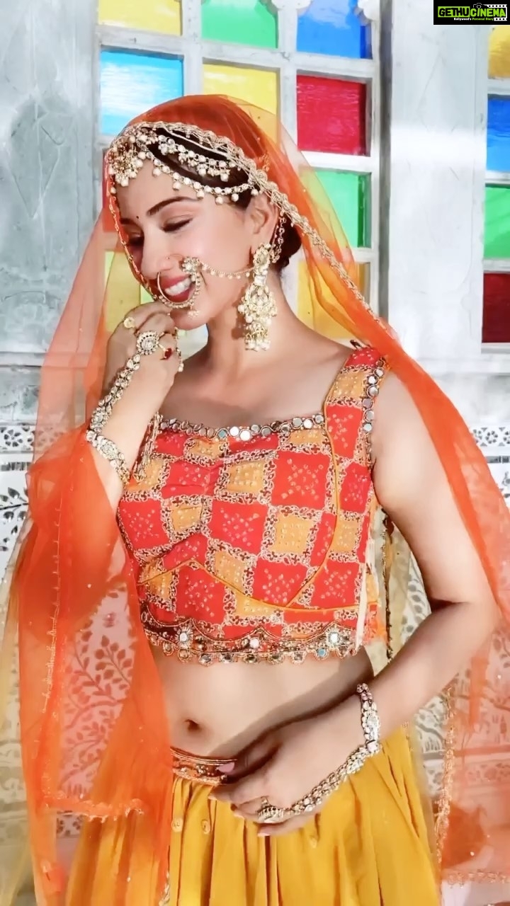 Eshanya Maheshwari Instagram - Tenu Har Gal Dassange Akhan Ch Vasa Ke Mahiya Tere Nal Hi Hassange ✨ Outfit- @shivaliahmedabad Styled by- @riyabhatu_ Videography- @nidhimehtaphotography Venue- @udai_kothi . . #bride #desigirl #bridal #lehnga #udaipur #esshanya #ootd #photooftheday #reels #instagram #feelitreelit #fashionblogger #styleblogger #fashioninsta #ad