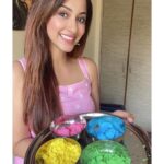 Eshanya Maheshwari Instagram - Don’t let anything kill the festive vibe ✨ Stay home and play safe holi with the loved ones 😃😇 Colours of happiness and joy are the most beautiful colours of life😃💛 hope they stay forever in your life... 😇 Wishing you a very happy holi ❤️🧡💛💚💙💜 . . #holi #holi2021 #safeholi #family #colours #festivalofcolors #indianfestival #esshanya Home Sweet Home