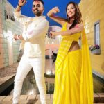 Eshanya Maheshwari Instagram - Wishing you all a very happy holi💛 Sharing a little fun video with you all 😃 stay tuned for more ✌🏻 Have a fun filled and safe holi.. . . Dancing with - @tejasdhoke Videography- @roshan_emoflex Venue- @setsinthecity.in . . #dancecovers #reels #holi #90s #oldsongs #2021 #trending #dance #tejasdhoke #esshanya #esshanyamaheshwari #feelitreelit