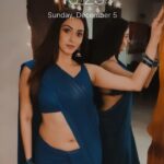 Eshanya Maheshwari Instagram - Am i late for this trend..? 🤔 On fans request… 💙 #bannare #iphonelock #trending #reelsinstagram #saree #esshanyamaheshwari #esshanya