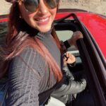 Eshanya Maheshwari Instagram - ले जाए मुझे कहाँ हवाएं हवाएं ले जाए जाने कहाँ ना मुझको खबर ना तुझको पता.. . . #shimla #longdrives #mountains #breeze #happiness #travel #instatravel #travelblogger #esshanya #reels #feelitreelit