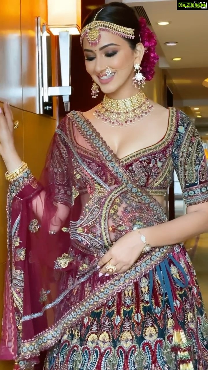 Eshanya Maheshwari Instagram - Lut gaye ❤️😍 iss looks pe.. . . Stylist : @ishamultani Hair : @ritikahairstylist MUA : @dramaeinbaaz Outfit : @payalkeyalofficial Decor : @amaahyaaj @rentastic.in Jewellery : @anmoljewellers Photography : @theweddingstory_official Venue : @fsmumbai . . #brides #bridesofindia #reels #feelitreelit #trending #lutgaye #bridesoftoday #desibrides #lehenga #hair #makeup #wedding #weddingphotography #weddingdress #viral #esshanya #weddinginspiration #photoshoot #trending #weddingdaseason❤️