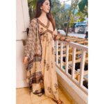 Eshanya Maheshwari Instagram - Kya khoob Rab ne kiya Bin maange itna diya Warna hai milta kahaan Hum kaafiron ko Khuda😇❤️✨ . . Outfit- @ambraee_ . . #hasi #smile #love #ootd #desigirl #esshanyamaheshwari #esshanya