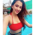 Eshanya Maheshwari Instagram - Summer is here 🌞😅 Let’s cool down 😉 at 💁🏻‍♀️ @jumbopoolvilla With @getaway.villas . . #summer #staycation #maharashtra #travel #instatravel #travelblogger #esshanya #esshanyamaheshwari Jumbo Pool Villa