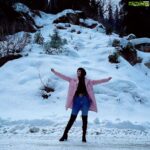 Eshanya Maheshwari Instagram - “When there’s snow on the ground, I like to pretend I’m walking on clouds.” ❄️❤️☺️✨ . . Boots- @srstore09 . . #travelgram #travel #travelblogger #shimla #snow #snowscape #winter #winterwonderland #snow❄️ #happiness #love #exhibitmagazine #topgearmagazine #ootd #winterfashion #explorer #esshanyamaheshwari #esshanya Narkanda .shimla hills