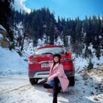 Eshanya Maheshwari Instagram - Journey from the landscape to the snowscape 🚘❄️ With Honda’s WRV 😃 . . 🚘 @hondacarindia . . #hondawrv #WRV #ADVENTURE #exploremore #suv #suvlife #compactsuv #shimlasnow #snowscape #adventuretrail #roaptrip #punjab #shimla #drive #exibhit #exibhitmagzine #topgearmagazine #travelgram #instatravel #travelblogger #esshanya #esshanyamaheshwari Narkanda .shimla hills