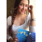 Eshanya Maheshwari Instagram - It’s the less what eyes sees And more what the soul feels. Pictures clicked by my sweet mom @maheswariswati ❤️ #nomakeup #simple #nofilter #simplicity #beauty #elegance #esshanyamaheshwari #esshanya Home Sweet Home