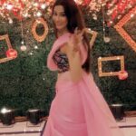 Eshanya Maheshwari Instagram – Sabki nigahon ne hai kaha
Ke khwaabon mein hai dekhi meri jaisi girlβΊοΈππ
.
.
#desigirl #saree #wedding #indiandress #designer #reels #feelitreelit #reelsinstagram #boi #esshanya