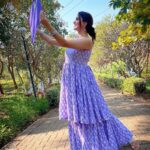 Eshanya Maheshwari Instagram - Happy makar sankranti...! And happy Pongal 😇✨ Enjoy and cherish the Festival of fun and joy.. 🪁😁😍 P.s- this kite is just for camera.. small request to all Please do Not use any kind of dangerous (manja) to protect birds life and to avoid people getting injured 😇🙏 . . Outfit by- @lavanyathelabel Footwear- @purely.lush Accessories- @shoppers_stop . . #happymakarsankranti #happypongal #festivaloffunandjoy #indianfestival #desigirl #laddoo #esshanya #esshanyamaheshwari