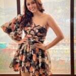 Eshanya Maheshwari Instagram - The joy of dressing is an art. . . Styled by @mallaikaa07 Outfit by @mirrorthestore H&M by @ayesha_das_dowerah #chichappens #style #fashion #instafashion #longlegs #blackdress #styledbymallaikaa #bts #musicalbum #esshanya टिहरी