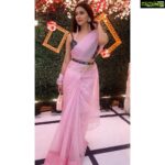 Eshanya Maheshwari Instagram – Aaj main bankar Puri gulab π·shaadi main shaamil hogai
nawab ke ππ
.
.
Outfit designed by – ππ»ββοΈ me
#sunnykidolly #yaarkishaadi #friends #wedding #instaclick #weddingdress #saree #esshanya