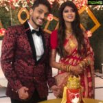 Eshanya Maheshwari Instagram – Aaj main bankar Puri gulab π·shaadi main shaamil hogai
nawab ke ππ
.
.
Outfit designed by – ππ»ββοΈ me
#sunnykidolly #yaarkishaadi #friends #wedding #instaclick #weddingdress #saree #esshanya