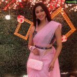 Eshanya Maheshwari Instagram – Aaj main bankar Puri gulab 🌷shaadi main shaamil hogai 
nawab ke 💕😉
.
.
Outfit designed by – 🙋🏻‍♀️ me 

#sunnykidolly #yaarkishaadi #friends #wedding #instaclick #weddingdress #saree #esshanya