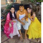 Eshanya Maheshwari Instagram – Yellow is normal yellow for all day

But today’s yellow is special because aaj mere yaar ki haldi hai 💛 
.
.
#sunnykidolly #haldi #mehendi #yaarkishaadi #bff #yellow #💛#indianwedding #instawedding