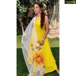 Eshanya Maheshwari Instagram – Yellow is normal yellow for all day

But today’s yellow is special because aaj mere yaar ki haldi hai 💛 
.
.
#sunnykidolly #haldi #mehendi #yaarkishaadi #bff #yellow #💛#indianwedding #instawedding