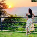 Eshanya Maheshwari Instagram - “Every sunset brings the promise of a new dawn.” ☺️ . . #sunset #beauty #candid #laughter #getaway The Forest Club Resort