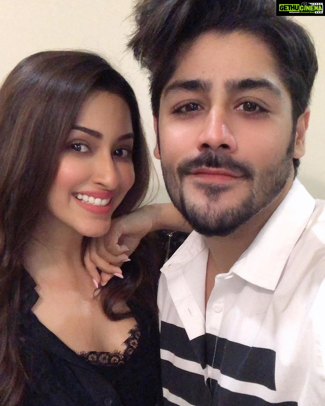 Eshanya Maheshwari Instagram - Happy happy birthday π₯³ My boy π€β€οΈπ₯³ππ€©π€π»π Itβs been like just couple of years since I have met you, but feels like Iβve known you forever.... π₯° specially in this lockdown youβve made sure that you look after everyone and entertain us with your crazy and very predictable mood swings,π your stupid jokes and some intellectual conversations π€ and all your nonsense drama about ππ»ββοΈπ (you know what Iβm talking about π) But KAPUUUU your constant sweet messages, your random FaceTimes, your crazy fun house parties and immense love and care for your friends are things we admire and love about you... β€οΈ you are such an amazing host and pyaara dost π€ Aaj karke ye post I tell you, I love you the most β€οΈπ€ . . #happybirthday #bff #kapursahab #π #π₯³ #π€