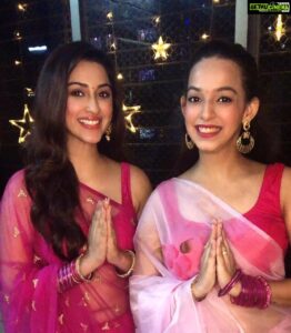 Eshanya Maheshwari Instagram - HAPPY DIWALI 🪔✨😇

May the light of the diyas
 guide you on the way to happiness and success. 
Stay safe, and say no to crackers Happy Diwali to you and  family! 🪔 ♥️
.
.
#happydiwali #diwali2020 
#festiveseason #festival #indiantradition #family #friends #diwalivibes✨