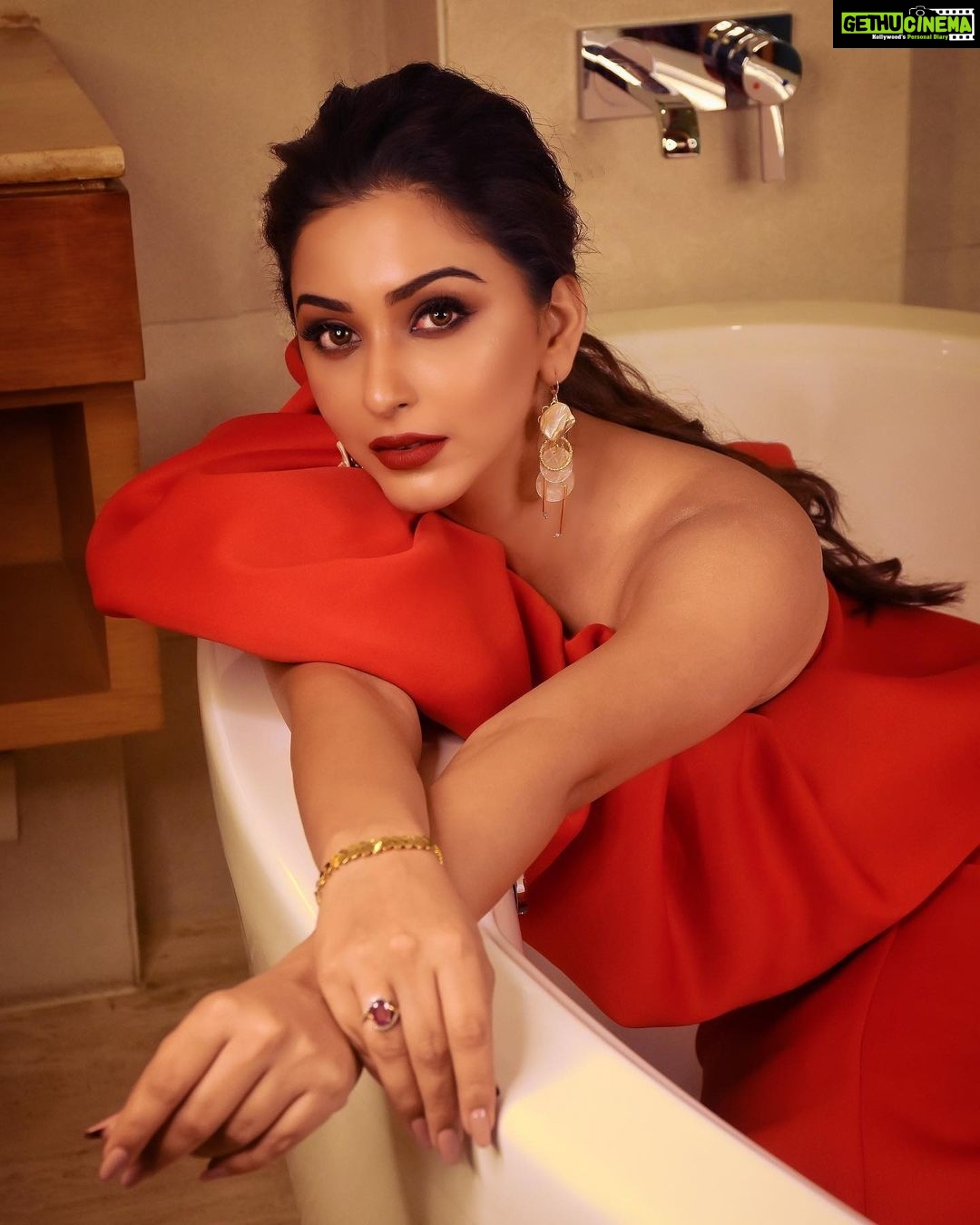 Eshanya Maheshwari Instagram - Don’t be afraid of being different, Be afraid of being Same as everyone else.😉 . . Outfit- @ozeqo Accessories- @gyaraaccessories MUA- @kajolrpaswwan Hair- @shefc__2616 Stylist- @simran_kabra Assisted by- @styledbyharmeetmatta Photographer- @ajayyparmar Location- @thewestinmumbai . . #red #love #❤️ #glam #bediffrent #beyou #photoshoot #poser #model #actor #instagram #fashionblogger #styleblogger #instablogger #photoshoot #poser #style #elegance #boi #esshanya The Westin Mumbai Garden City