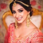 Eshanya Maheshwari Instagram - There’s a different glow on a face when we girls are dressed as a bride ☺️✨ right? . . #favourite #look #dressup #indianbride #makeup #photoshoot . . MUA- @kajolrpaswwan HAIR- @hairtrendzbysmita OUTFIT- @bindaniofficial Styled by- @simran_kabra Jewellery by- @aquamarine_jewellery @houseofshikha @_andnoor SHOT BY- @israniphotography