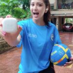 Eshanya Maheshwari Instagram - I’ve made my contribution to help those affected the most by this global pandemic, now it’s your turn! Come together with @tecnomobileindia & @Mancity to help the communities in need by taking the #RiseUp challenge. You can also contribute directly with the link in my bio. All you have to do is- 1) Shoot a video of your 10 best keep ups. 2) Upload the video and tag @ManCity and @tecnomobileindia 3) Use the hashtag #RiseUp. 3 lucky winners will win this stylish pair of TECNO Hipods H2. The videos with the highest likes and views stand a greater chance to win. So, what are you waiting for. Let’s keep up and rise up #riseup #keepup #tecnomobile #mancity
