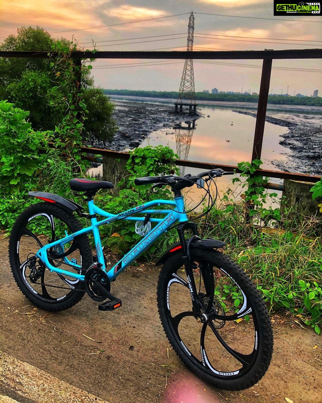 Eshanya Maheshwari Instagram - Every ride is a Tiny Holiday ππ΄π»ββοΈ And I canβt wait for bigger and real Holidays.... . . Cycle- @avoncycles