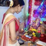 Eshanya Maheshwari Instagram - This year is been very Stressful for All of us, But everything seems to be better now With god grace 😇 So on this auspicious day Let’s pray together for better health and happiness .. #ganeshchaturthi2020 #ganesha #ganpatibapamoriya #indianfestival Home Sweet Home ❤