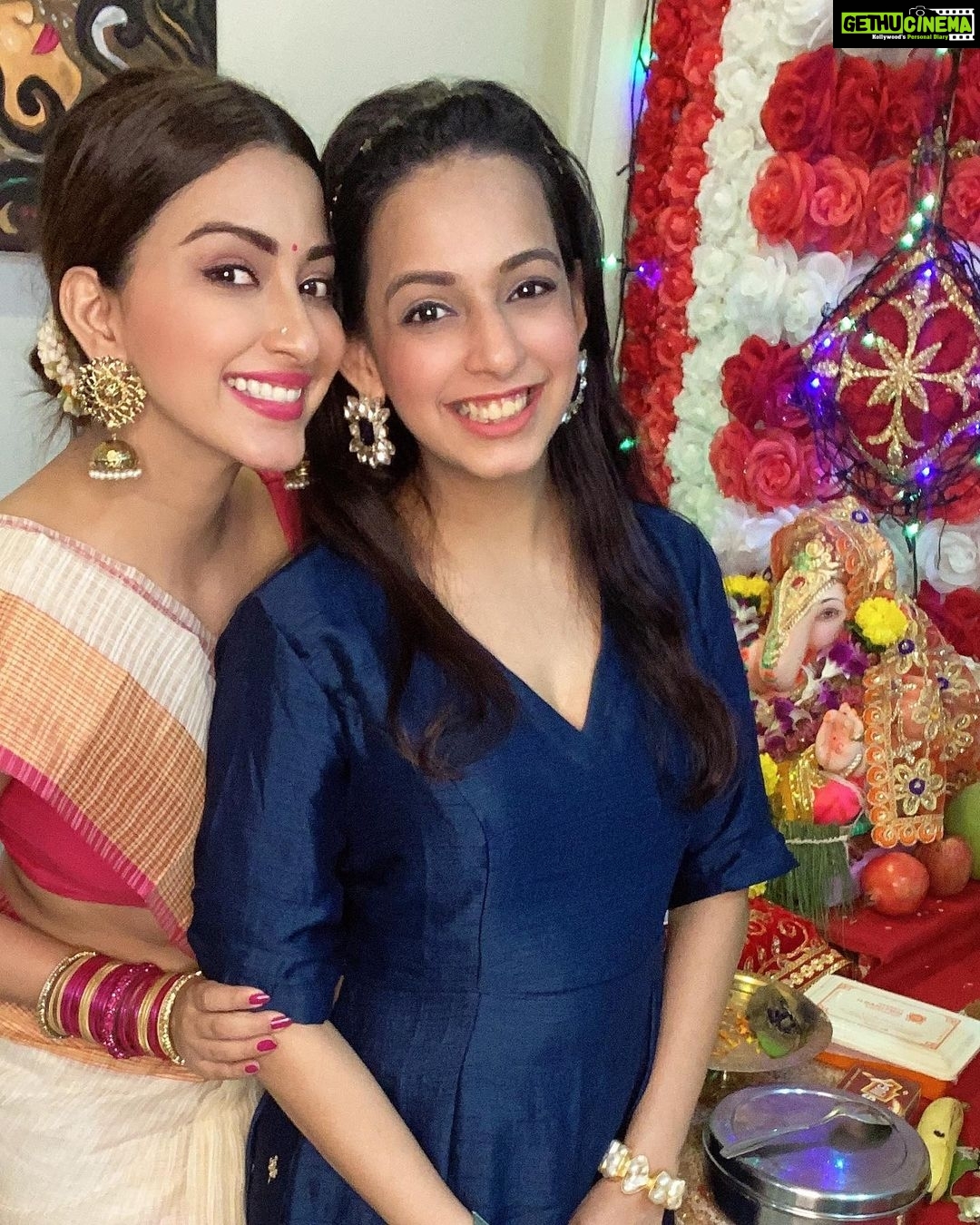 Eshanya Maheshwari Instagram - This year is been very Stressful for All of us, But everything seems to be better now With god grace 😇 So on this auspicious day Let’s pray together for better health and happiness .. #ganeshchaturthi2020 #ganesha #ganpatibapamoriya #indianfestival Home Sweet Home ❤
