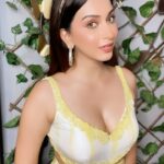 Eshanya Maheshwari Instagram - Chal gaya sajna tera ye fitoor…💖 Outfit by @karishmaashita Follow me on josh app for more exclusive videos @officialjoshapp #chorichorijabtenutakeya #love #tennutakyamain #reelsinstagram #trending #josh #esshanyamaheshwari #esshanya