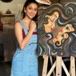 Eshanya Maheshwari Instagram – “Art is not what you see
But what you make others see”
.
.
I see myself happy, loved and safe with my sister and mom ❤️🥰💫
@bhavikam91 @maheswariswati 🤗
.
.
#family #love #art #abstractart #artistsoninstagram #eshanyamaheshwari