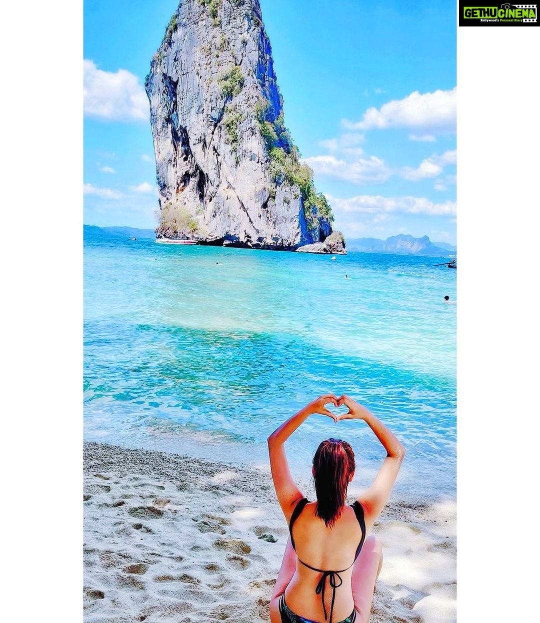Eshanya Maheshwari Instagram - I NEED A TIME OUT. π’ Send me to the beach π and donβt let me come back till this situation changes. π #takemeback #krabi #thailand #gocarona #ineedbreak #freedom Krabi, Thailand