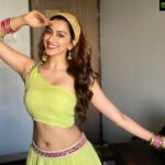 Eshanya Maheshwari Instagram - Any guesses on which song I am dancing next...??? 🤓 💃🏻 😉 Video will be out tomorrow morning...✨ 💚 ✨