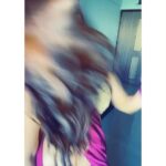 Eshanya Maheshwari Instagram - 🙈 not a great dancer but during this lockdown trying something for fans as they requested.. ☺️ 🤗✨💜 P.S- that butterfly tattoo isn’t real 🦋 I painted and used it just for this act....🙈🤓 #gendaphool #dance #lockdown #staypositive #staysafe #saree #eshanyamaheshwari