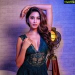 Eshanya Maheshwari Instagram - Life is tricky baby, stay in your magic ✨✨✨ Photographer @neerajskk H&M @garg_kinjal Styling 🙋🏻‍♀️ #photoshoot #poser #model #eshanyamaheshwari #missmywork #fashionblogger #lifestyle