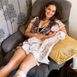 Evelyn Sharma Instagram - Family vacay!! 💖 What’s better than a quick getaway to the beach! 🏖 Australia sure is growing on me.. 🤩 #family #vacay #noosa #happybirthdaybeenima #spaday #mamaandbaby #babyspa #beachbum