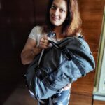 Falguni Rajani Instagram - MEVOFIT FUEL X is right size for a girl to carry it to the gym. Separate shoe pocket is add on to this amazing duffle bag. Awesome product, looks beautiful and has enough space to keep all the things. The quality and size is perfect. #vidadeembarcado #offshorelife #offtvainabag #hamper #drawstringbagmurah #tasparasut #tasjaringsurabaya #embarcados #tasgym #backpack #bags #dufflebag #traveller #moletomofft #embarcado #beboldwithmevo #viralbao #gym #gymmotivation #gymlover #quality #lightweight #goodtogo