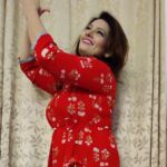 Falguni Rajani Instagram – Laal chhadi maidan khadi 
Kya khub ladi khya khub ladi 😄💃🏻♥️
Red my favourite 😘

Wearing :- @get_me_that 

#suits #fashion #suit #style #suitstyle #girlsfashion  #dresses  #onlineshopping #kurti #womenwear  #indianwear #punjabisuits #instafashion #ethnicwear #designer #kurtis #dress #lengha  #indianfashion #fashionblogger #india #ethnic  #bhfyp